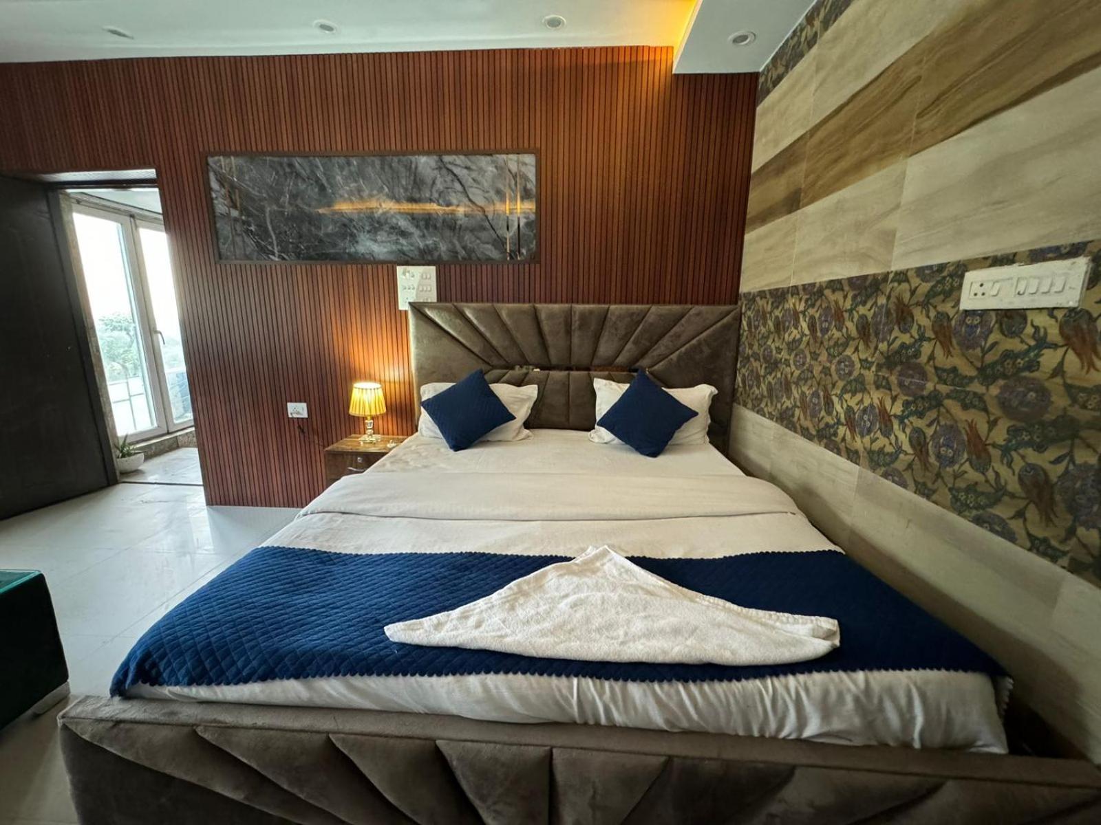 Hotel Dev Ganga Rishīkesh Dış mekan fotoğraf