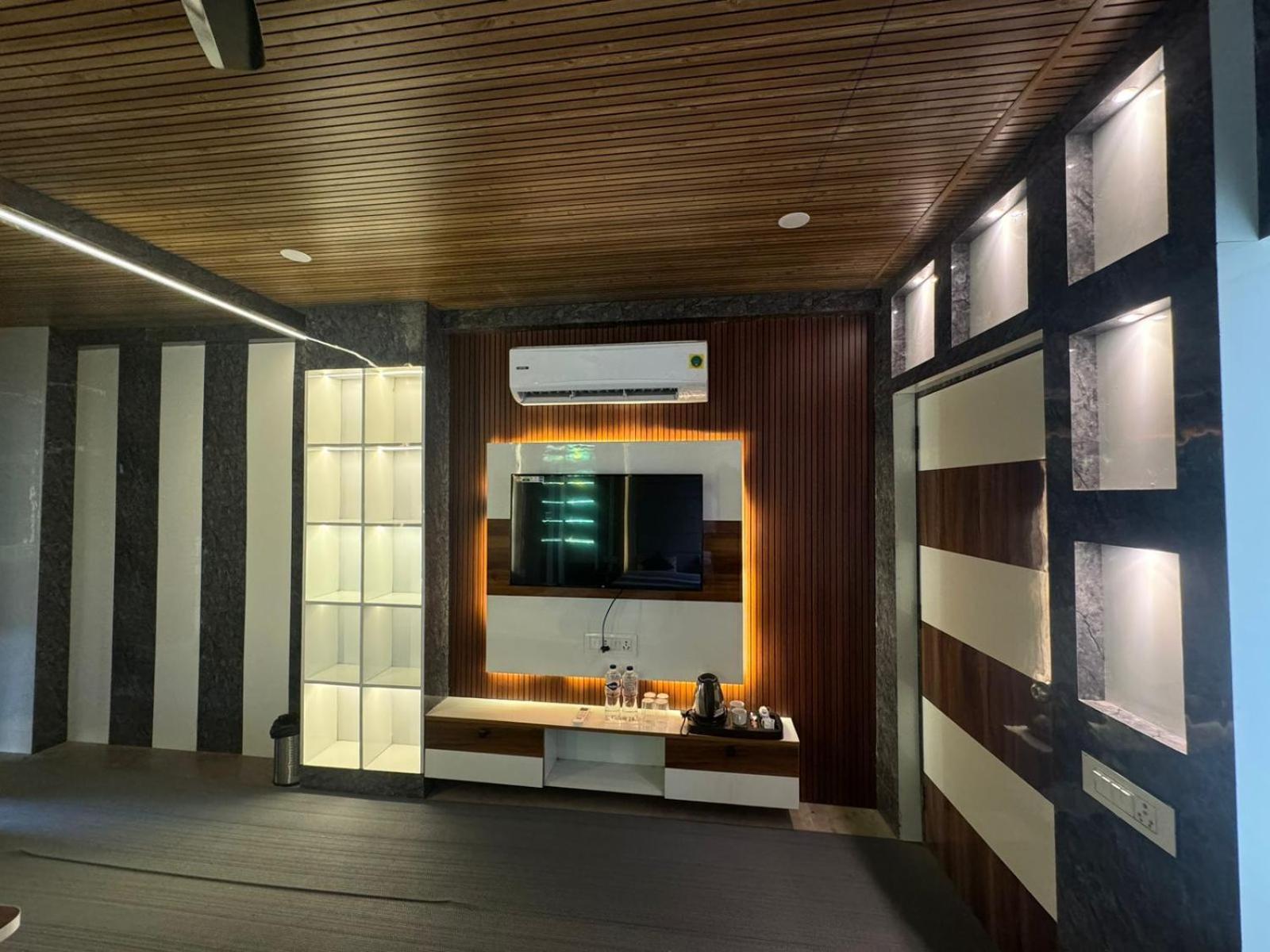 Hotel Dev Ganga Rishīkesh Dış mekan fotoğraf