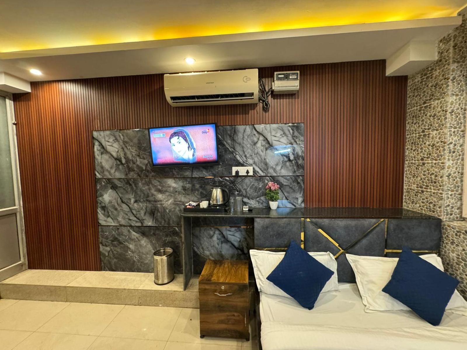 Hotel Dev Ganga Rishīkesh Dış mekan fotoğraf