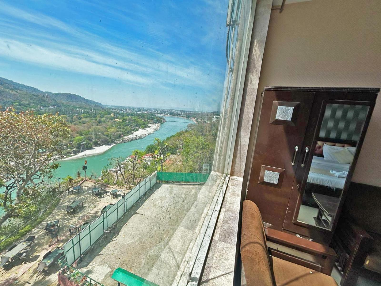 Hotel Dev Ganga Rishīkesh Dış mekan fotoğraf