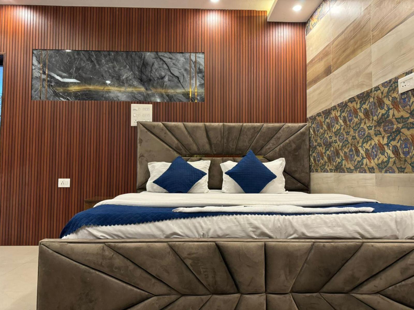 Hotel Dev Ganga Rishīkesh Dış mekan fotoğraf